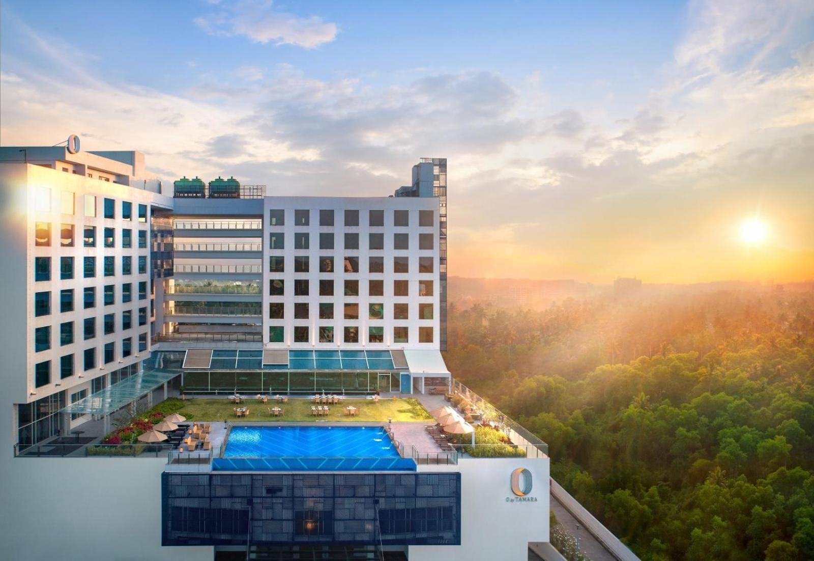 O By Tamara, Trivandrum Thiruvananthapuram Exteriér fotografie The hotel's rooftop pool